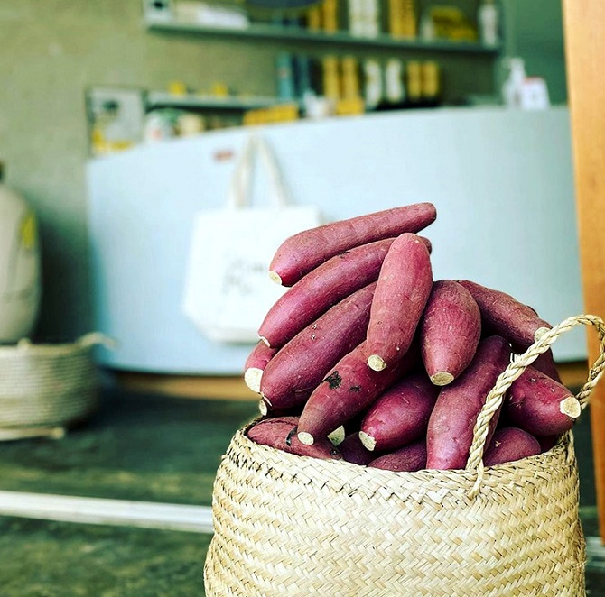 moi, つぼやきいも専門店 かご芋